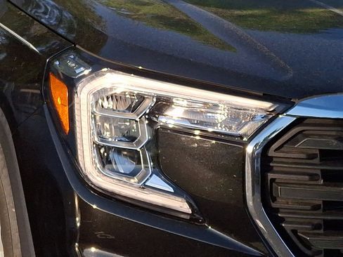 Certified 2023 GMC Terrain SLE w/ Driver Convenience Package FWD image 7