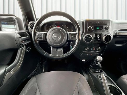 Used 2014 Jeep Wrangler Unlimited Sport w/ Power Convenience Group image 8