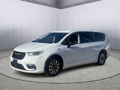 Used 2024 Chrysler Pacifica Limited