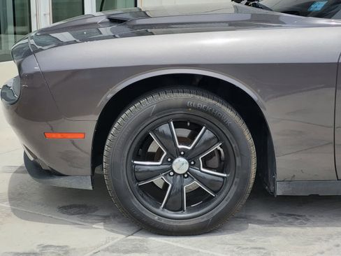 Used 2019 Dodge Challenger SXT RWD image 7