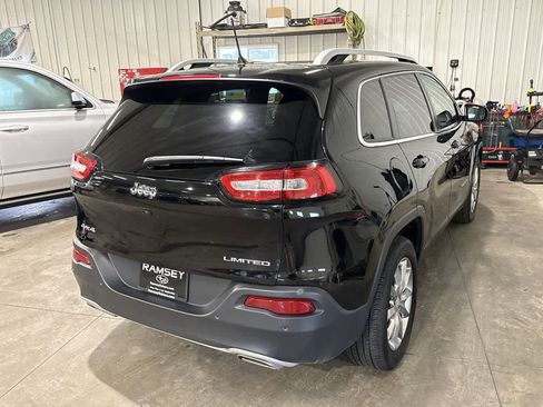 Used 2018 Jeep Cherokee Limited image 6