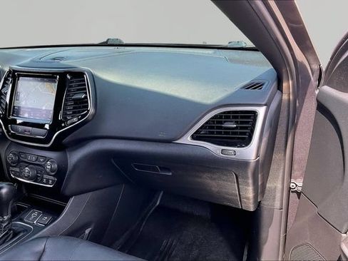 Used 2020 Jeep Cherokee High Altitude FWD image 18