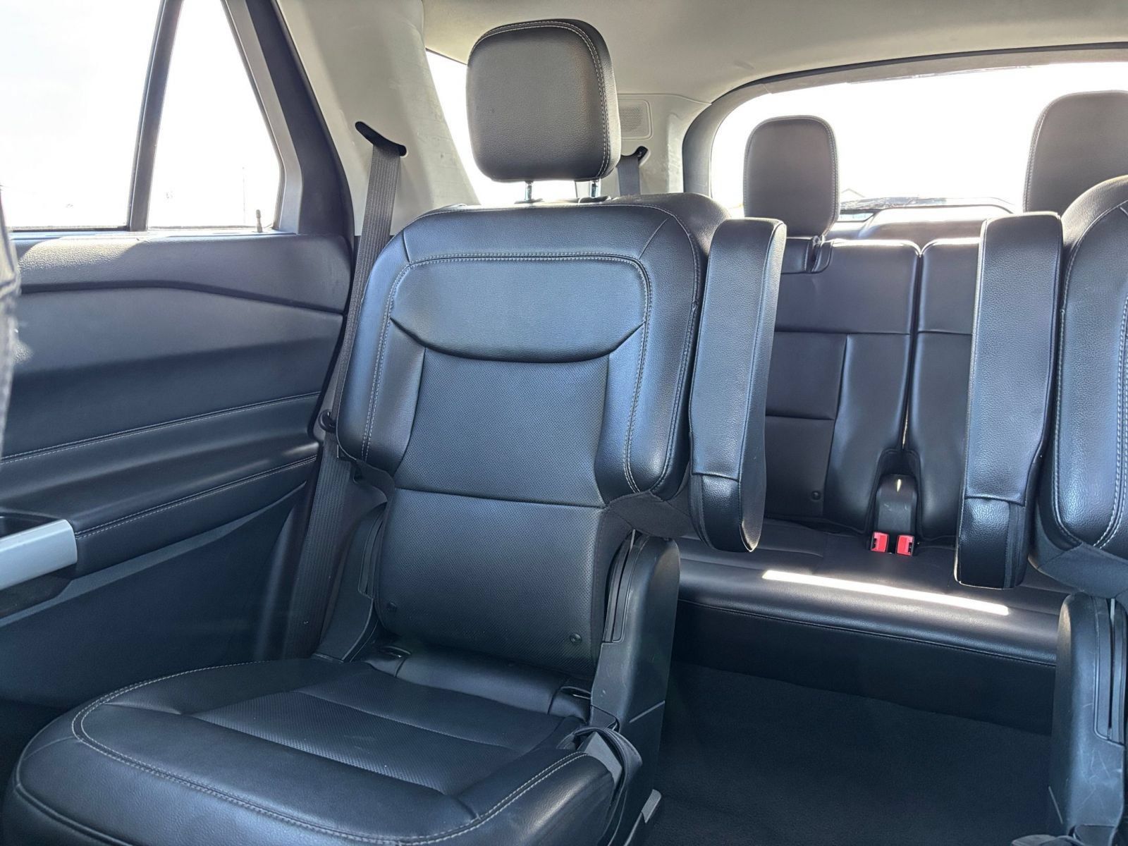 Used 2023 Ford Explorer Limited AWD/4WD image 42