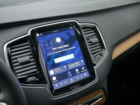 Certified 2024 Volvo XC90 T8 Plus AWD/4WD image 15