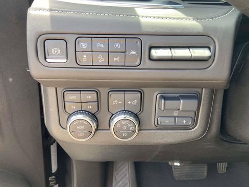 Used 2023 GMC Yukon XL Denali Ultimate AWD/4WD image 23