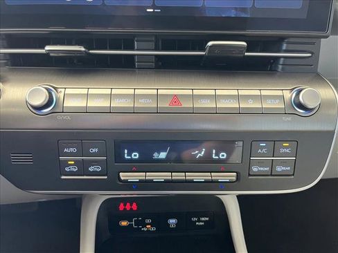 Used 2025 Hyundai Kona SEL FWD image 15