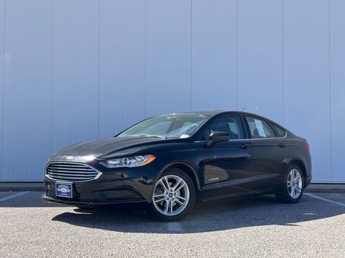 Used 2018 Ford Fusion SE image 1