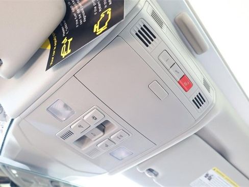 New 2025 Volkswagen Jetta SEL image 18