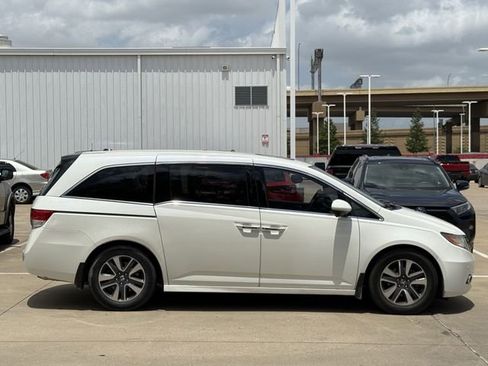 Used 2016 Honda Odyssey Touring image 3