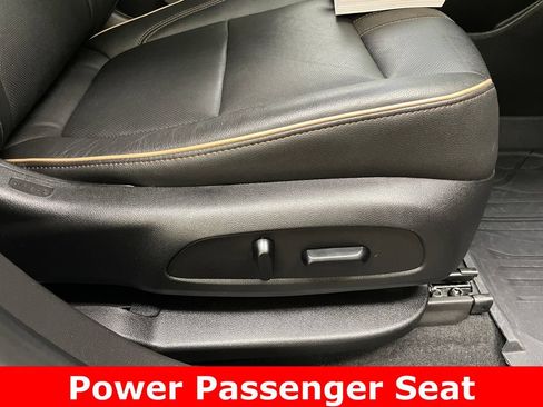 Used 2019 Chevrolet Blazer Premier w/ Sun and Wheels Package FWD image 13