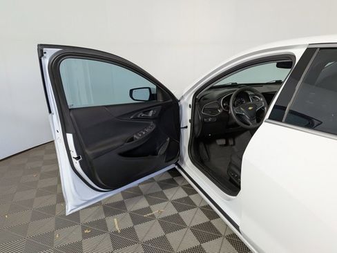 Used 2022 Chevrolet Malibu LT image 14