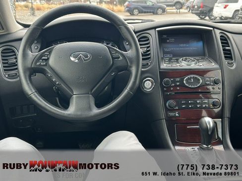 Used 2011 INFINITI EX35 Journey w/ Premium Pkg image 12