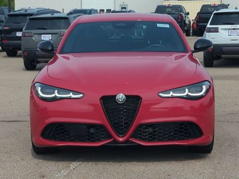 Used 2025 Alfa Romeo Giulia AWD image 8