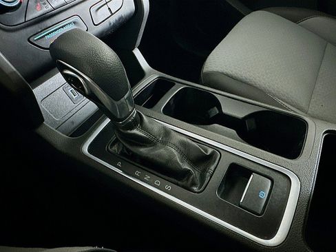 Used 2018 Ford Escape SE FWD image 17