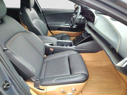 Used 2024 Lucid Air Touring image 19