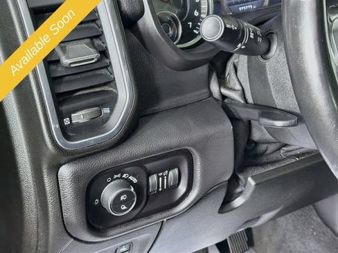 Used 2019 RAM 1500 Laramie AWD/4WD image 10