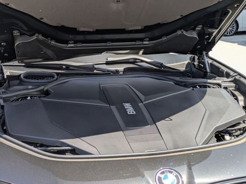 New 2025 BMW i7 xDrive60 image 17