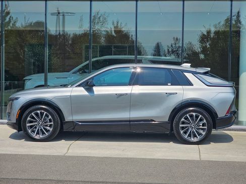 New 2026 Cadillac Lyriq Sport AWD/4WD image 2