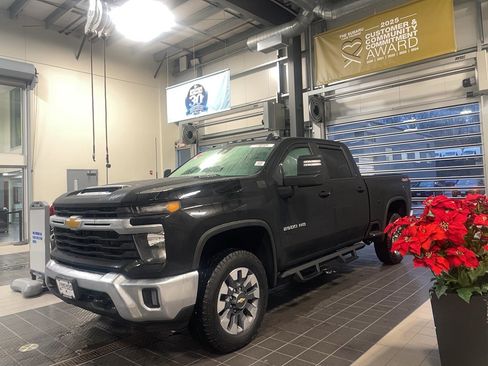 Used 2024 Chevrolet Silverado 2500 LT w/ All Star Edition image 3
