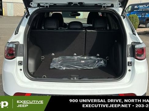 New 2025 Jeep Compass Limited w/ Sun & Sound Group image 23