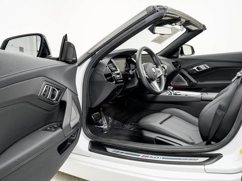 Used 2024 BMW Z4 M40i w/ Premium Package RWD image 9