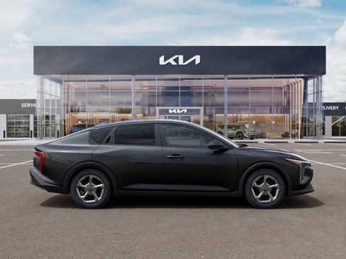 New 2026 Kia K4 LXS image 10