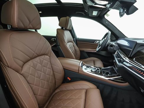 Used 2023 BMW X7 xDrive40i w/ M Sport Package image 39