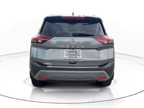 Used 2021 Nissan Rogue SV w/ Premium Package FWD image 6