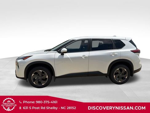 Certified 2025 Nissan Rogue SV FWD image 9