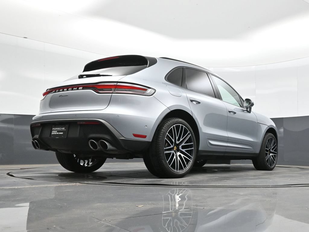 Certified 2024 Porsche Macan AWD/4WD image 29