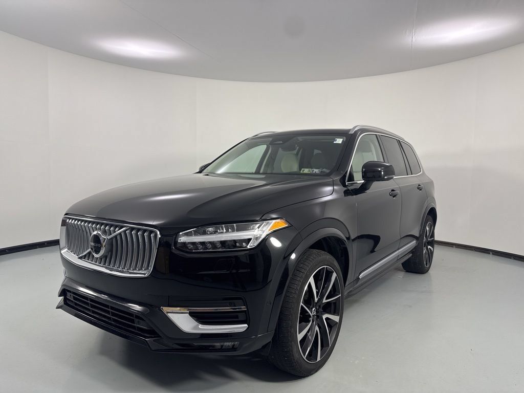 Used 2024 Volvo XC90 B6 Plus w/ Protection Package AWD/4WD image 3