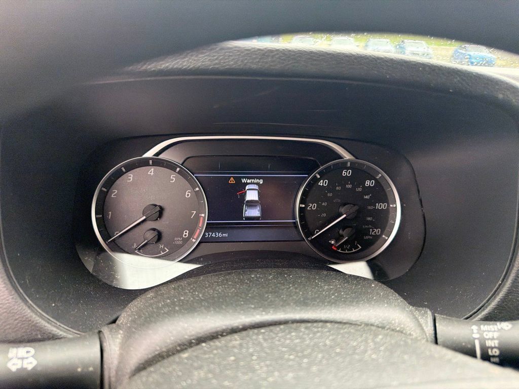 Used 2024 Nissan Frontier SV AWD/4WD image 5