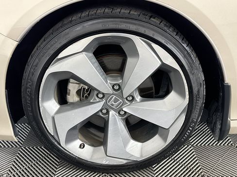 Used 2018 Honda Accord Touring image 36