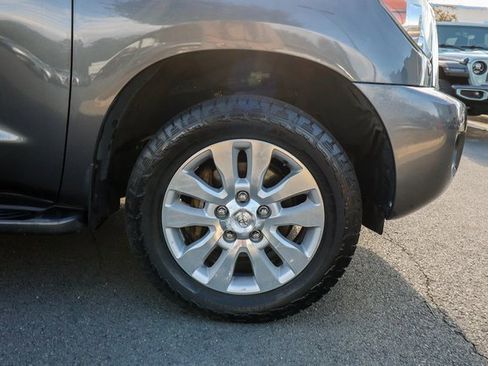 Used 2016 Toyota Sequoia Platinum image 28