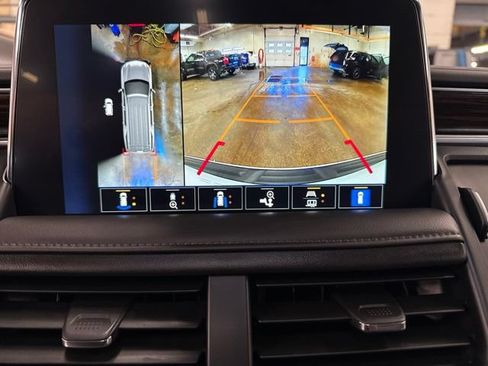 Used 2024 Chevrolet Tahoe High Country AWD/4WD image 16