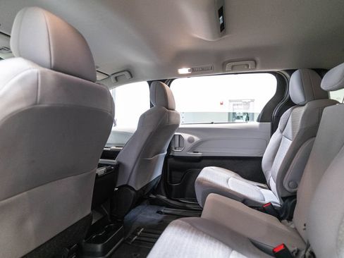 Certified 2025 Toyota Sienna LE FWD image 14