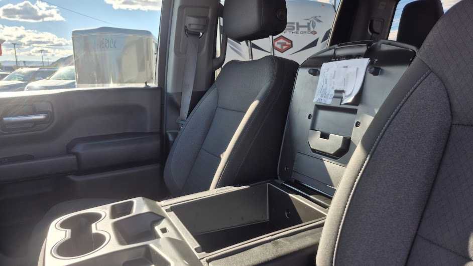 Used 2026 Chevrolet Silverado 1500 Custom Trail Boss AWD/4WD image 26