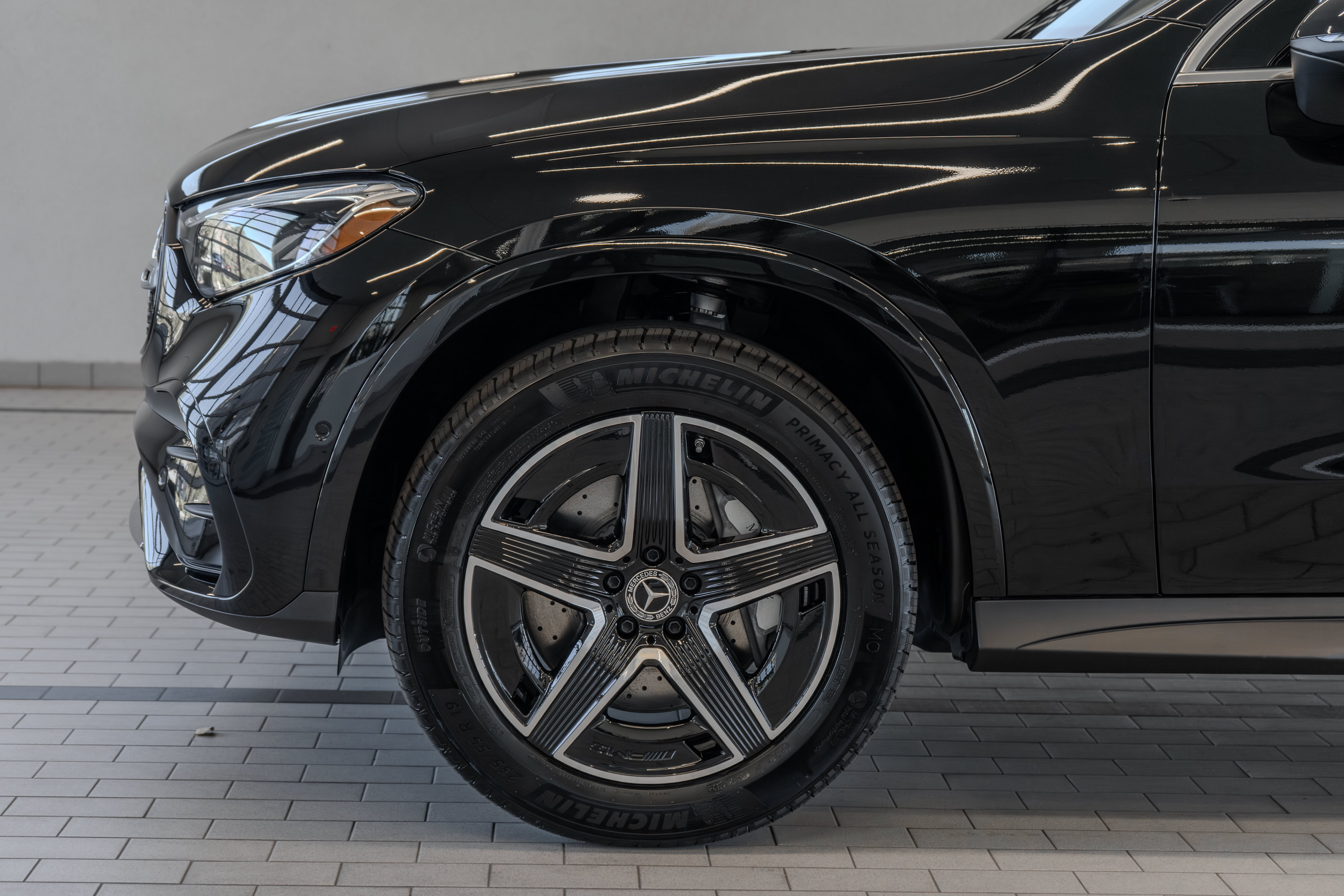 Used 2026 Mercedes-Benz GLC 300 4MATIC image 4