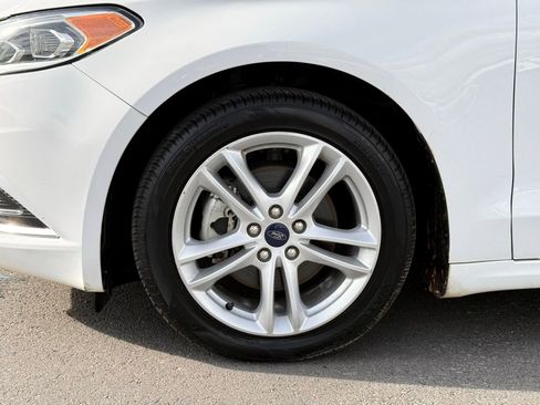 Used 2018 Ford Fusion SE w/ Equipment Group 602A FWD image 10