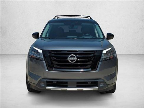 Used 2024 Nissan Pathfinder Platinum w/ Black Appearance Package FWD image 2