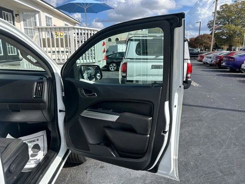 Used 2020 Chevrolet Colorado LT w/ Safety Package image 22