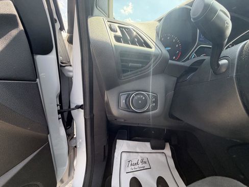 Used 2015 Ford Escape SE FWD image 12