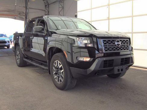 Used 2022 Nissan Frontier SV AWD/4WD image 4