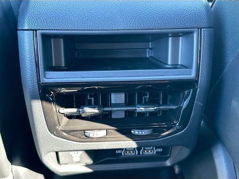 New 2025 Jeep Grand Cherokee Laredo image 34