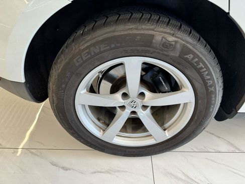 Used 2017 Porsche Macan AWD/4WD image 34