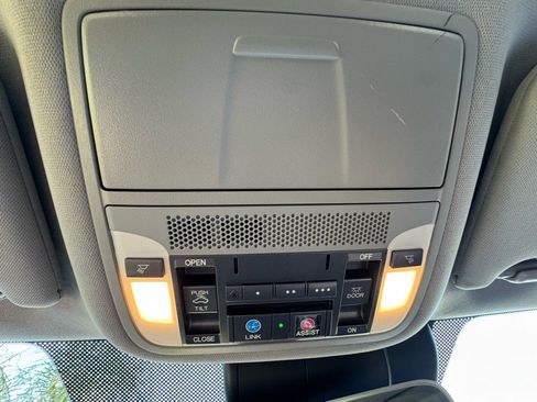 Used 2017 Acura TLX V6 w/ Technology Package image 16