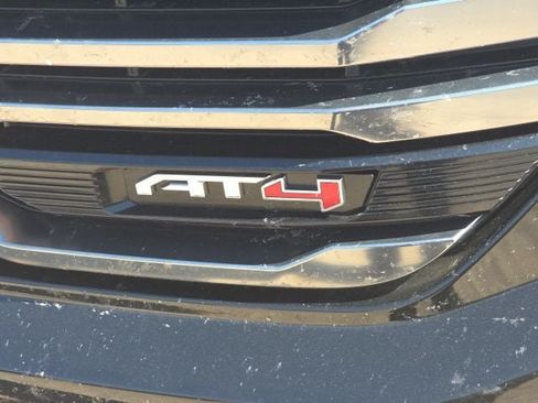 Used 2025 GMC Sierra 1500 AT4 w/ AT4 Premium Package AWD/4WD image 9