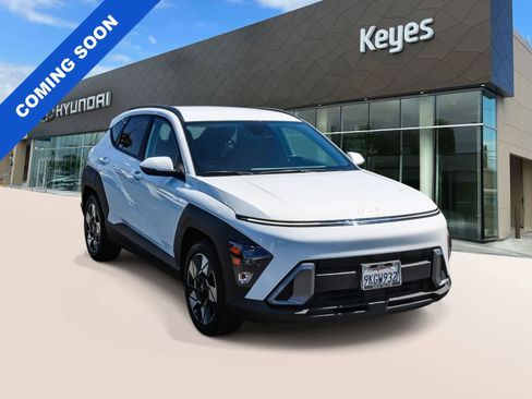 Used 2024 Hyundai Kona SEL w/ Convenience Package FWD image 3