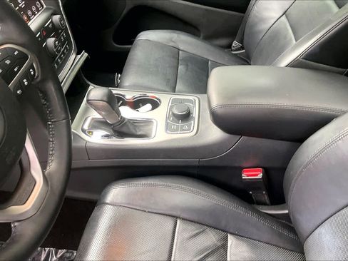 Used 2018 Jeep Grand Cherokee Limited w/ Luxury Group II AWD/4WD image 18