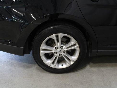 Used 2018 Ford Taurus SEL w/ Equipment Group 201A FWD image 25